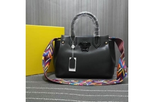 哪個國際快遞可以寄包裹到加拿大?多少錢?