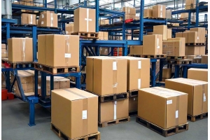 東莞廠家發(fā)貨全攻略，國際快遞 vs 專線 vs 海運(yùn)，哪條出海路更適合你？